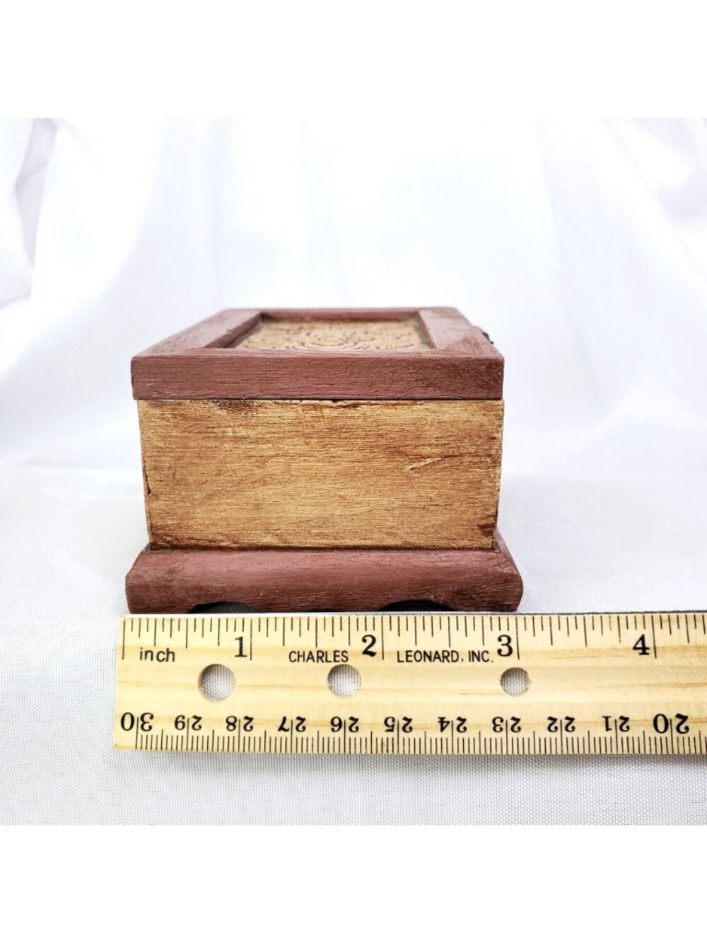 VTG Hand-Carved Wooden Jewelry Trinket Box With Floral Design & Brass Latch - Picture 3 of 13